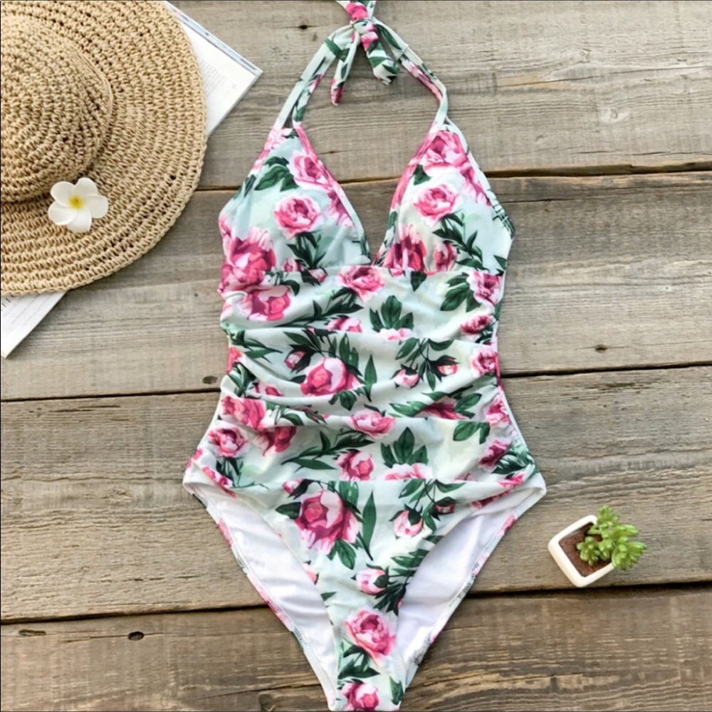 🏖👙💐Stunning Floral Swimsuit🏊‍♀️🏖👙 NWT